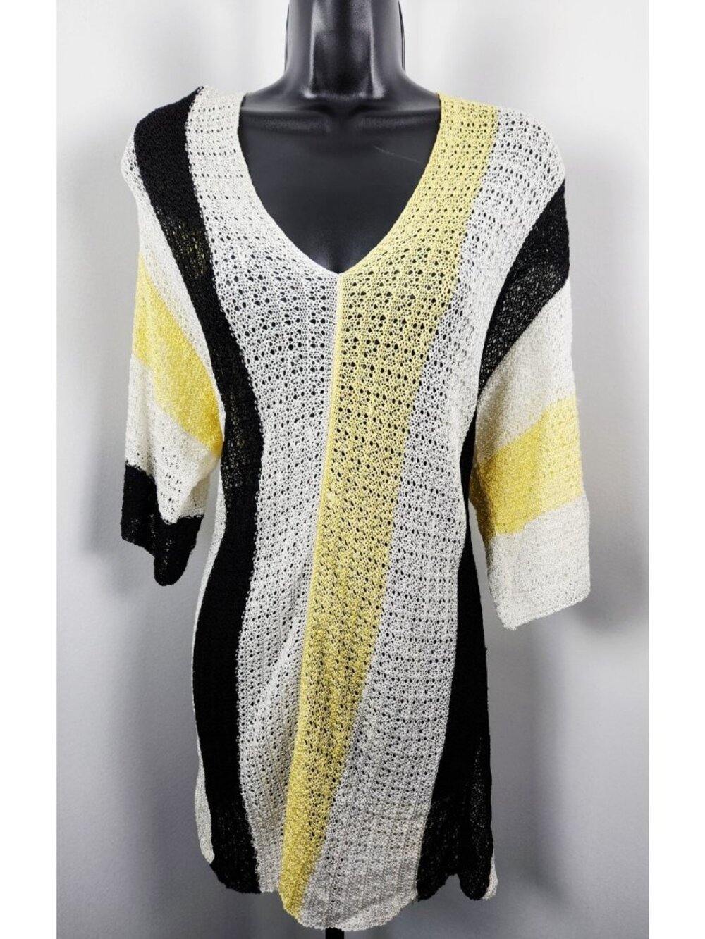 Ashley Stewart V-Neck Black White Yellow Rayon 3/4 inch sleeve Tunic Top-SZ 2X